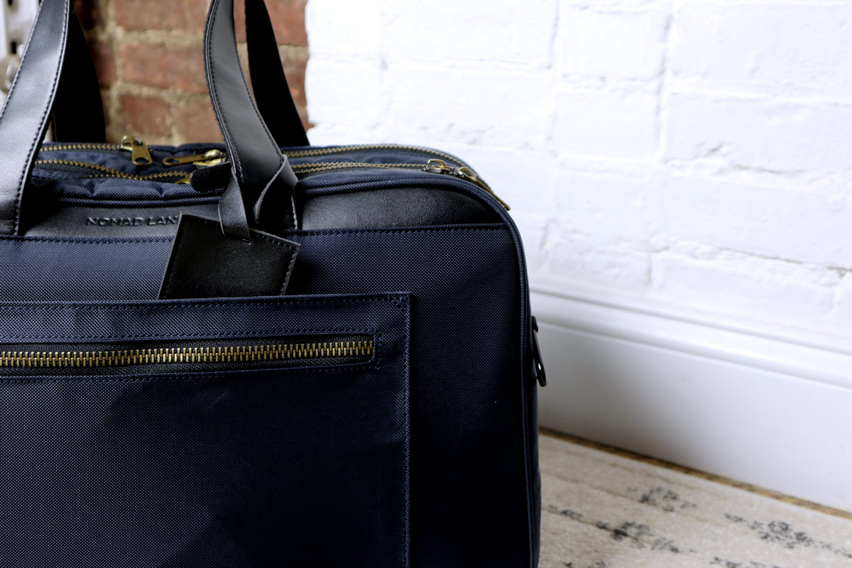 closeup of back - best travel bag for men - nomad lane bento bag
